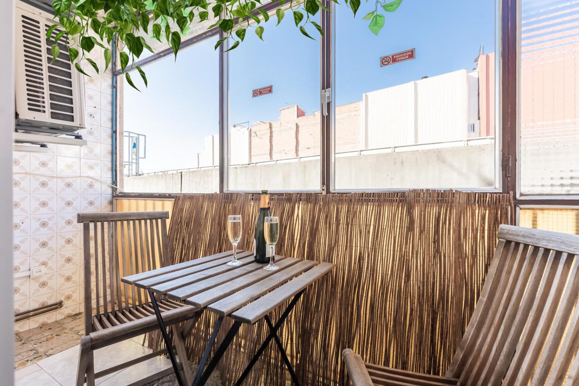 Feel Welcome Barcelona 10 Cornellà de Llobregat Eksteriør bilde